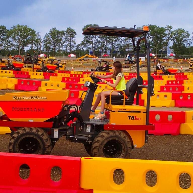 © diggerland.uk/Instagram