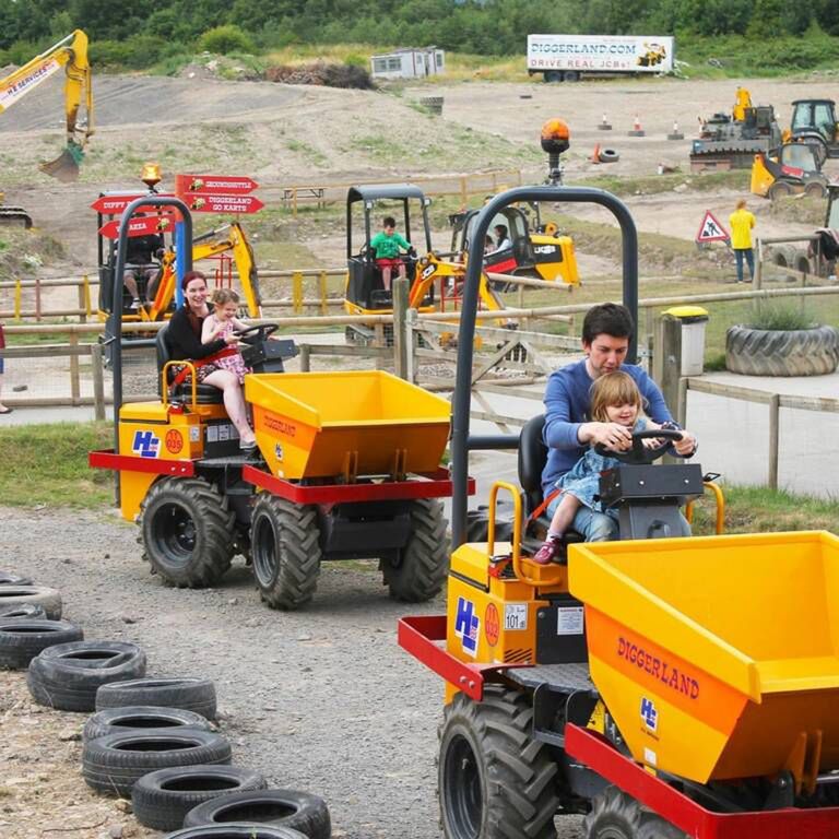 © diggerland.uk/Instagram