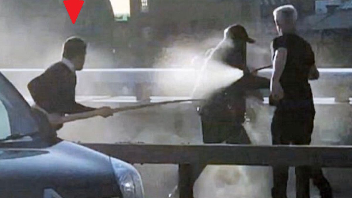 Polak z kłem narwala 