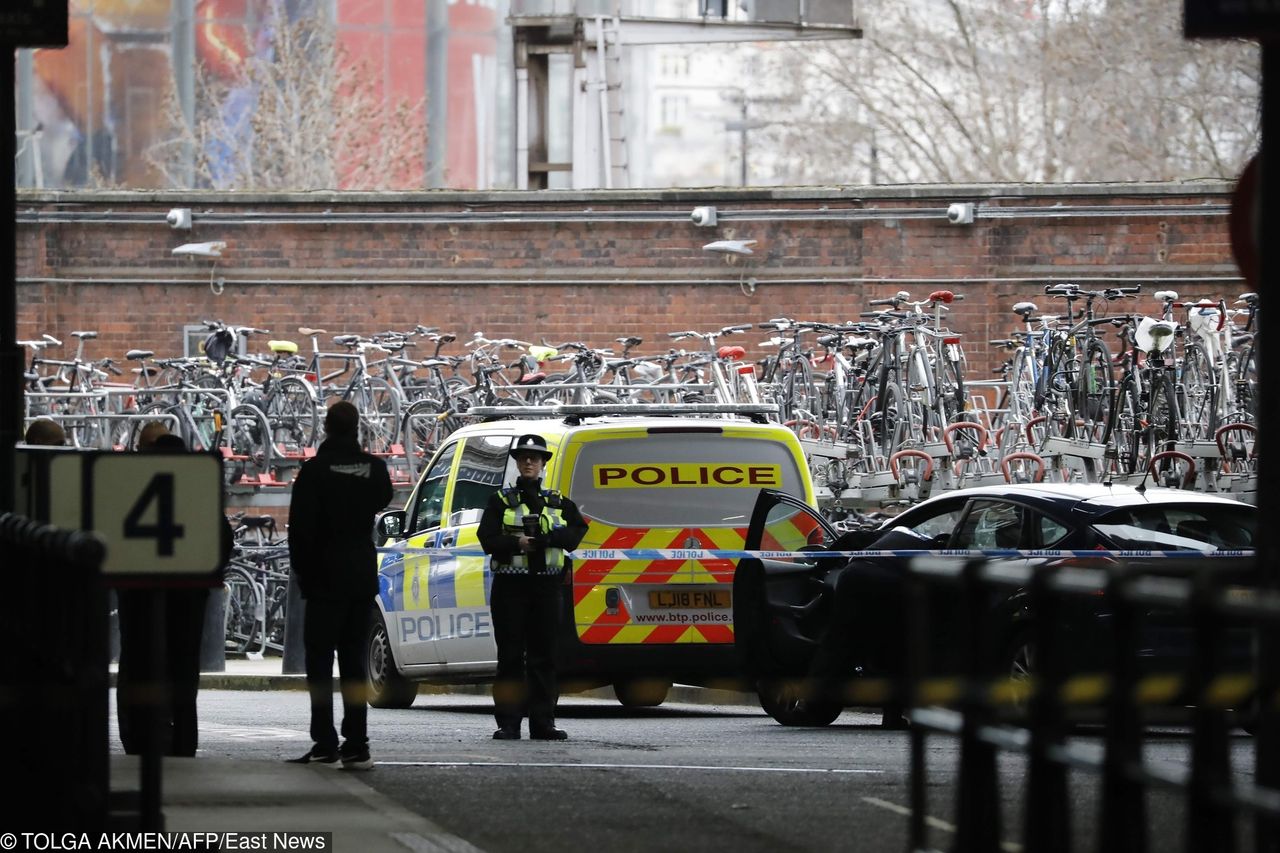 Bomby w Londynie. Policja bada sprawę podejrzanych przesyłek