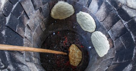 Tandyr - niepowtarzalny smak z glinianego pieca