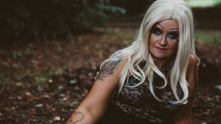 Amanda Large przestrzega teraz przed kontaktami z duchami