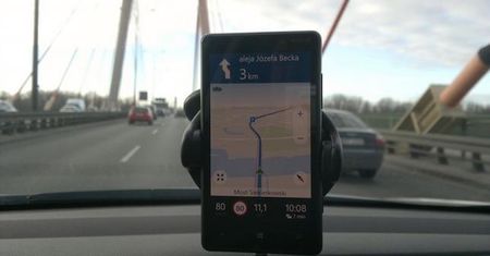 GPS może uchronić przed mandatem. Sąd uchylił decyzję kolegium i zwrócił kierowcy prawo jazdy