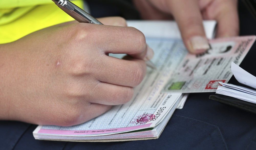 Pouczenia zamiast mandatów to początek. Protest rozlewa się na cały kraj