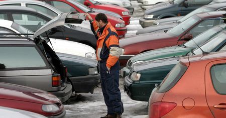 Nieświadomie kupił kradziony samochód. Auto zostało zabrane, ale pieniędzy nie odzyskał