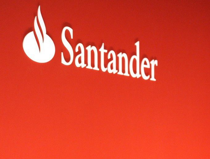 Przerwa techniczna w banku Santander. Klienci oburzeni, bank odpiera zarzuty