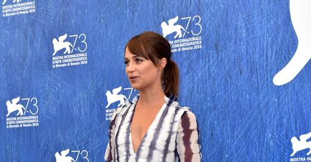 Alicia Vikander na festiwalu w Wenecji