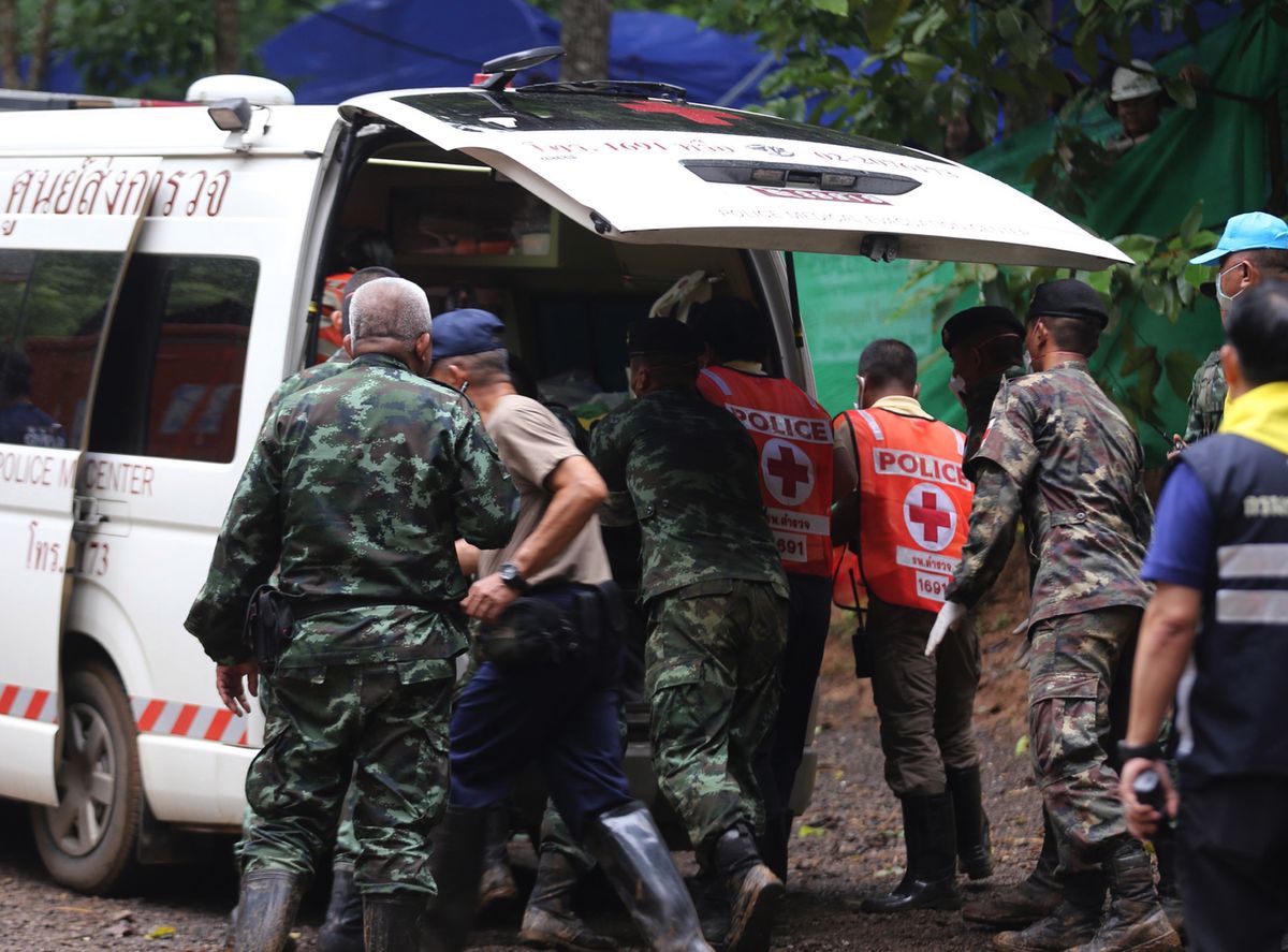 Piąty uratowany z jaskini w Tajlandii. Akcja w Tham Luang trwa