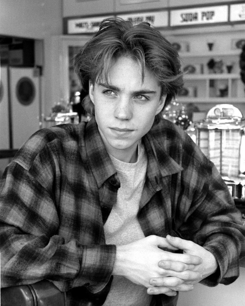 Jonathan Brandis miał zrobić wielką karierę. Jego przedwczesna śmierć nadal wzbudza kontrowersje