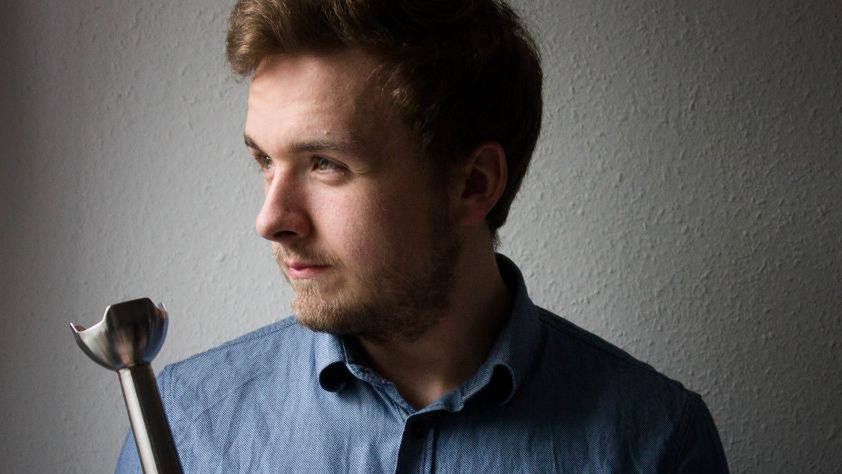 Konrad Budzyk, bardziej znany jako Blendman, autor bloga Blendman.pl. Fan warzywnych past i hummusów, który schudł 50 kg.