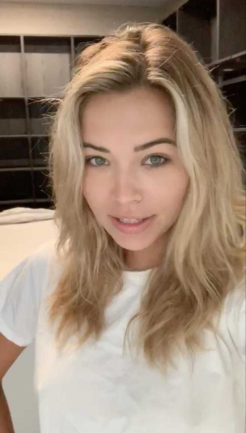 Sandra Kubicka - gwiazdy korzystają z aplikacji LESS_