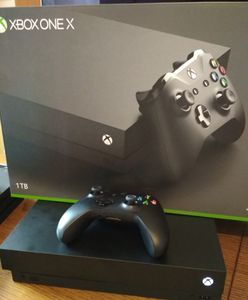 Pierwszy rzut oka na konsolę Xbox One X. Gracze czekali na nią od dawna