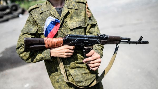 Prorosyjski separatysta na obrzeżach Doniecka