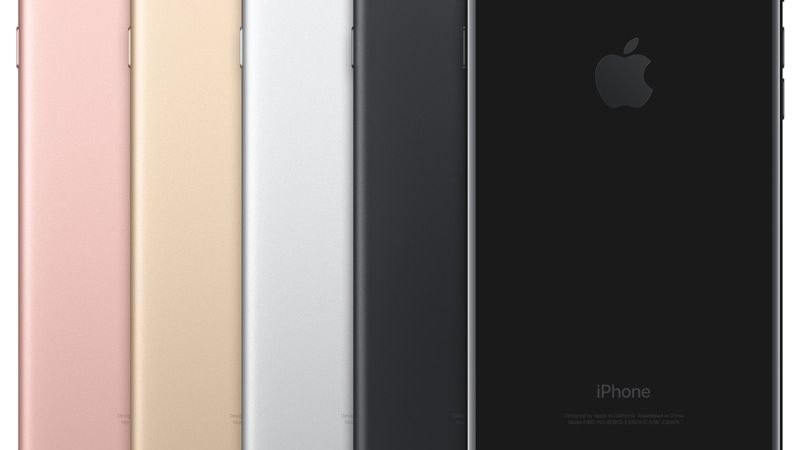 Na ilustracji znajduje się Apple iPhone 7 Plus z podwójnym obiektywem aparatu fotograficznego