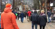 Alkohol, tłok i oszustwa pod Tatrami. Turyści przed sylwestrem zamieniają Zakopane w piekło