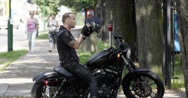 Nergal na harleyu davidsonie!