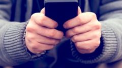 Służby wykorzystują internet jako narzędzie do wpływania na opinię publiczną.