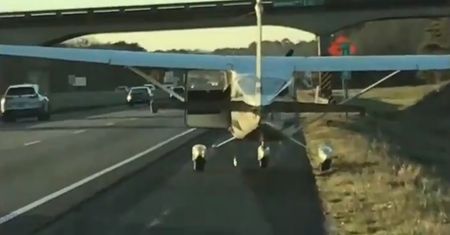 Awaryjne lądowanie na autostradzie. To była jego pierwsza lekcja