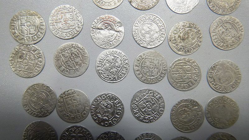 Celnicy udaremnili przemyt ponad 400 zabytkowych monet