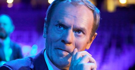 Zakrocki: Tusk w nowej roli. Pozorna pochwała Kaczyńskiego (Opinia)