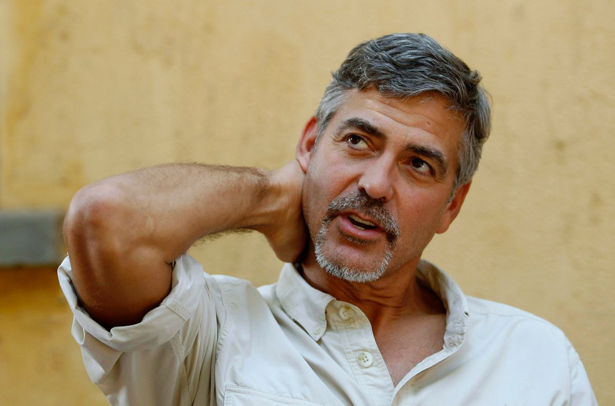 George Clooney działa, żeby zbrodnie nie uchodziły bezkarnie. W tej roli też odnosi sukcesy