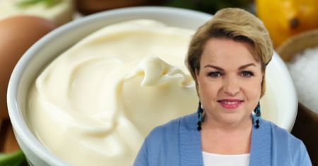 Katarzyna Bosacka pokazała, jak robi majonez. Spróbujesz raz i już nie kupisz sklepowego