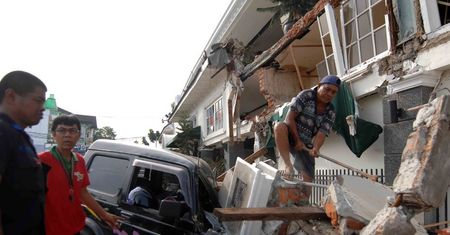 Trzęsienie ziemi w Indonezji. Władze ostrzegają przed tsunami