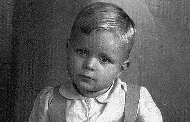 Porwany przez nazistów jako dziecko. "Czułbym spokój, gdybym mógł stanąć nad grobem rodziców"