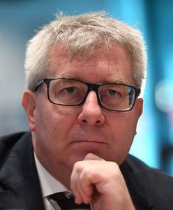 Błąd na kartce świątecznej Ryszarda Czarneckiego. "Marry Christmas"