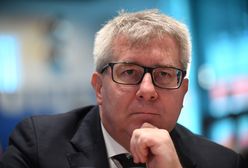 Błąd na kartce świątecznej Ryszarda Czarneckiego. "Marry Christmas"