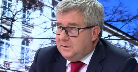 Morawiecki broni Czarneckiego. "Nie powinien tracić stanowiska"