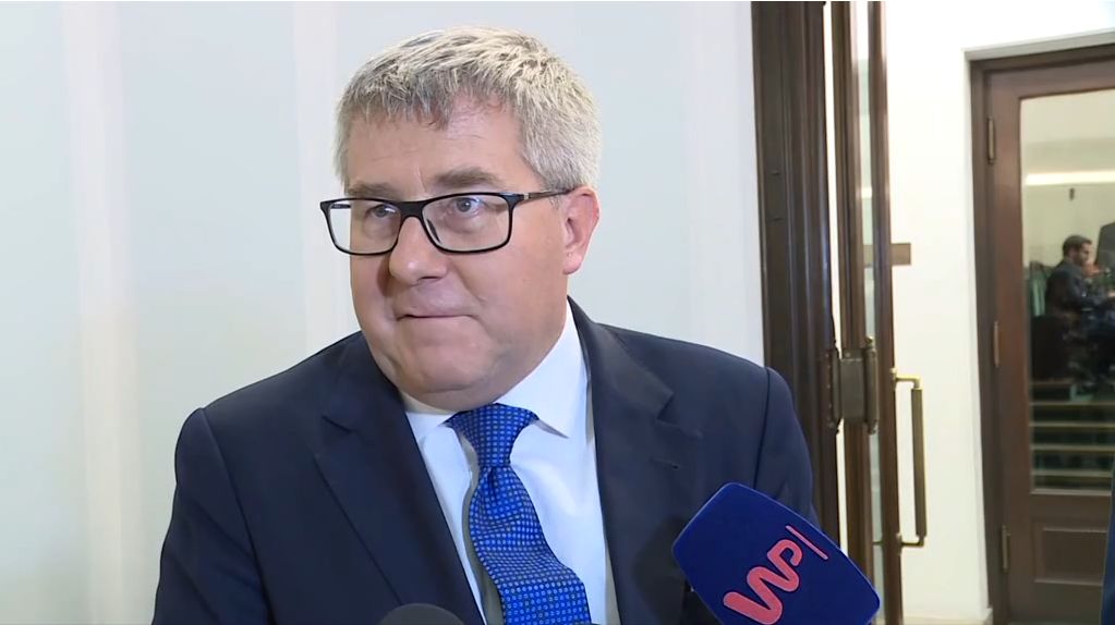 Ryszard Czarnecki o zakazie otwierania trumien. "To było pod dyktando strony rosyjskiej"