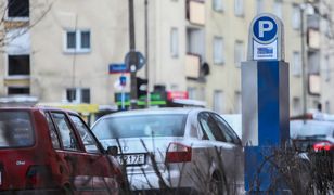 Strefa płatnego parkowania w Warszawie coraz większa. Kolejne parkomaty na Woli i Pradze