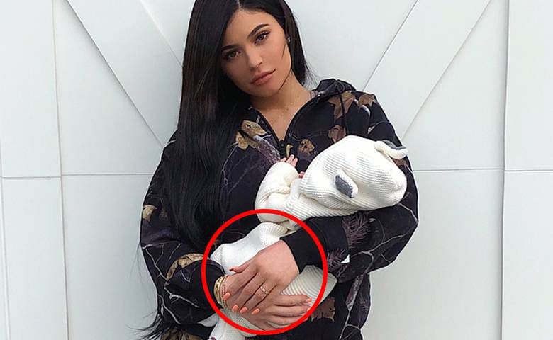 Kylie Jenner – pierścionek