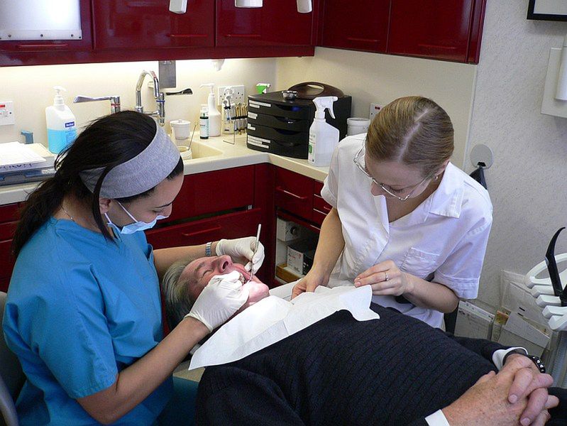 Zasady higieny jamy ustnej - wizyta u dentysty 