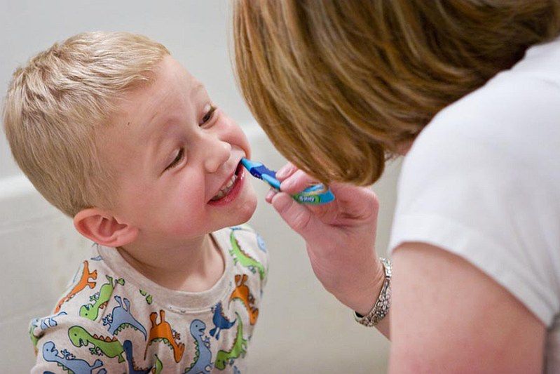 Zasady higieny jamy ustnej - mycie zębów