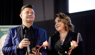 Danuta Martyniuk wspiera męża. Co za zmysłowa stylizacja!