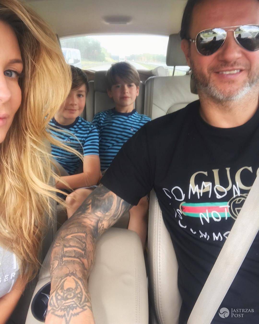Małgorzata Rozenek z synami w samochodzie