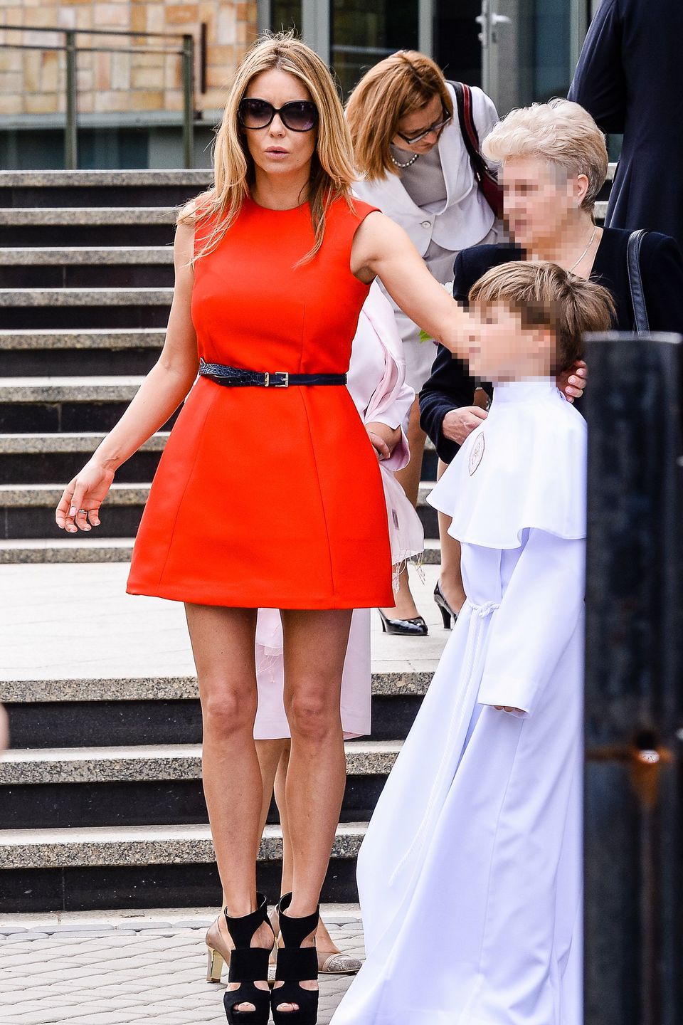 !!! PAPARAZZI !!! BRAK ZGODY NA PUBLIKACJE WIZERUNKU !!!
MALGORZATA ROZENEK POSLALA SYNA DO KOMUNII. BYL Z NIA RADOSLAW MAJDAN I WPADL JACEK ROZENEK Z KOBIETA
WARSZAWA 30.05.2015
FOT. PAPARATY 02/14