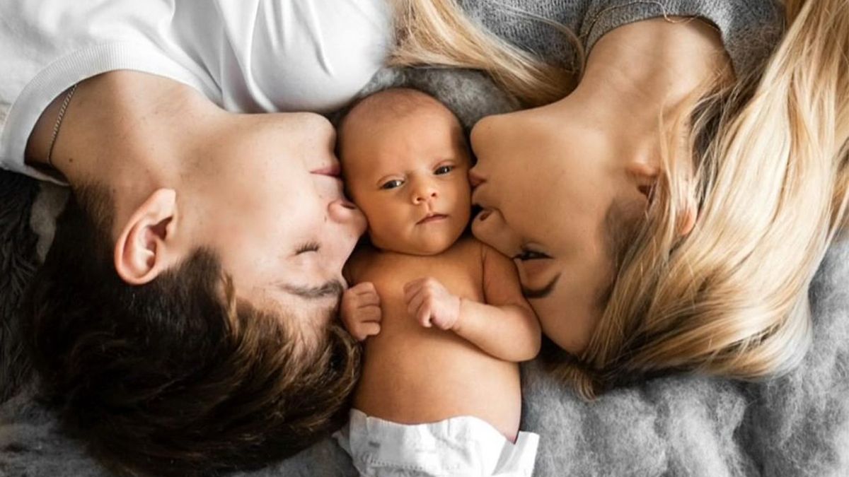 Sylwia Przybysz i Jan Dąbrowski z córeczką