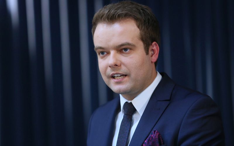 Rzecznik rządu: nie nazwałbym "sporem" relacji Dudy z Macierewiczem