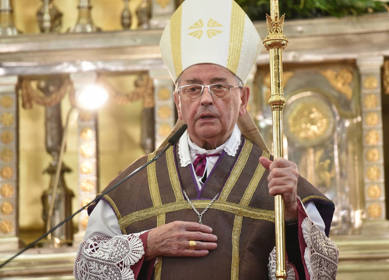 "Gnębienie ludzi głodem i niemożliwością przeżycia". Bp Tadeusz Pieronek ocenia protest w Sejmie