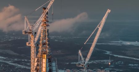 Najwyższy budynek w Europie doczekał się iglicy. Osiągnął tym samym 462 m wysokości