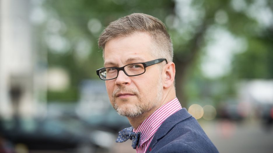 Jacek Dehnel opisał procedurę wyjścia w Kościoła na Facebooku