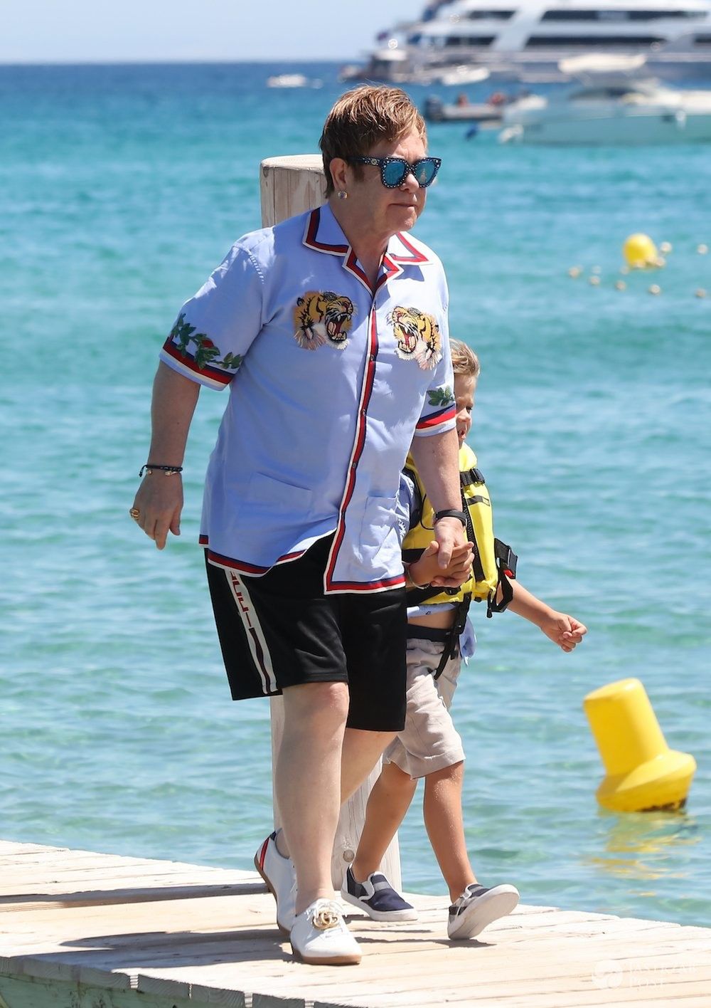 Elton John z dziećmi i mężem w Saint Tropez