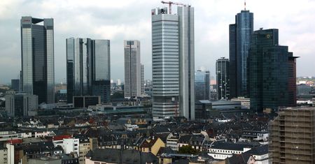 Niemcy. Operacja rozbrajania 500-kilogramowej bomby we Frankfurcie nad Menem