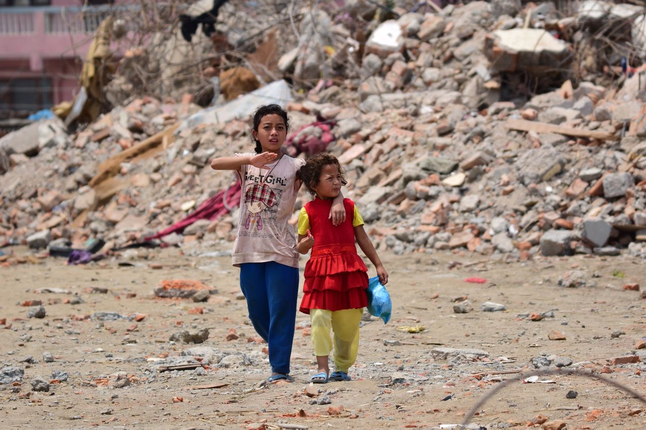 Jak wygląda sytuacja w Nepalu rok po trzęsieniu ziemi?