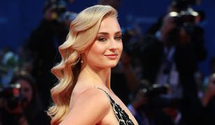 "Gra o tron": elegancka Sophie Turner na festiwalu filmowym w Wenecji