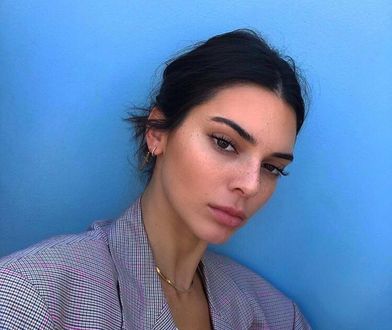 Kendall Jenner rozebrała się na śniegu. Pozuje w stroju kąpielowym