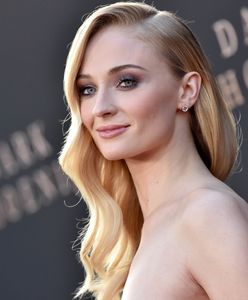 Podpita Sophie Turner pokazała obrączkę i powiedziała, co sądzi o millenialsach